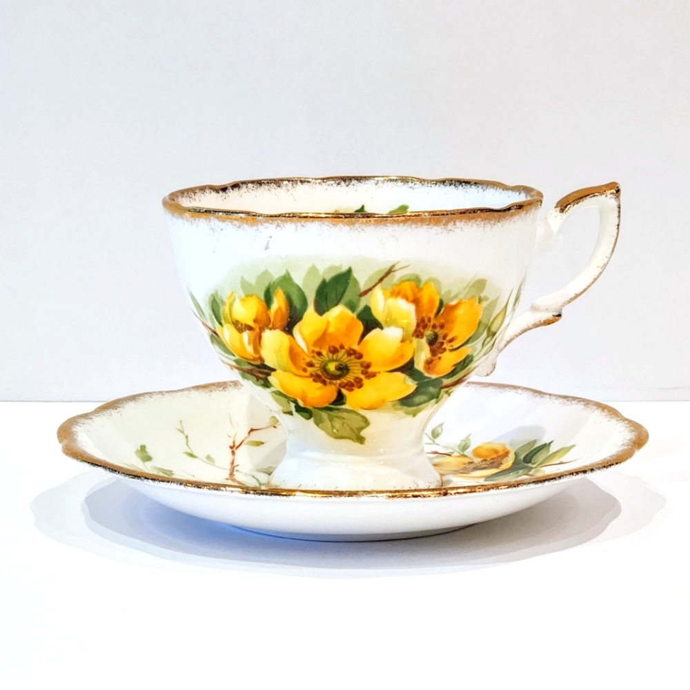 Mild rose Royal Standard. Tea cup and Saucer